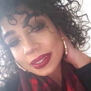 Meet your Posher, Erica